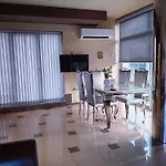 דירה The View